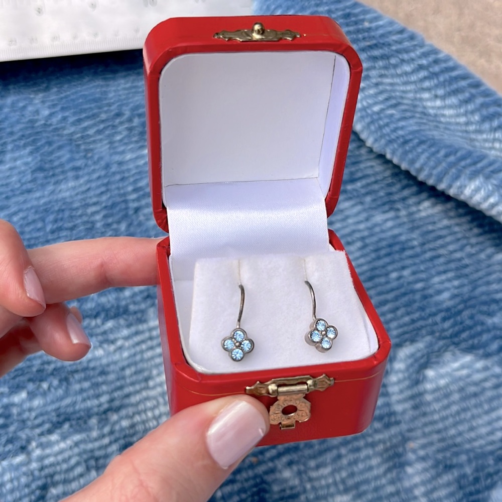 Blue crystal pendant earrings